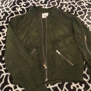 Guess women’s jacket xs olive green